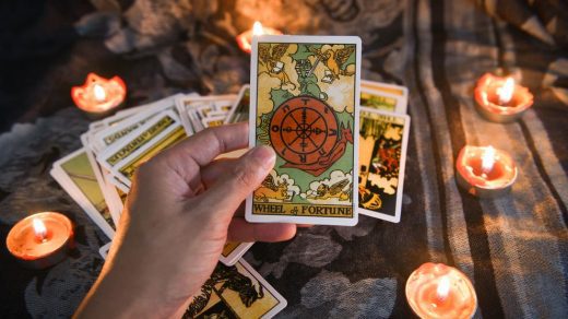 how-to-begin-reading-tarot-cards:-“go-with-your-own-instincts,-try-to-shut-your-brain-out”