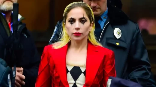 pictures-from-the-“joker:-folie-a-deux”-set-reveal-lady-gaga’s-harley-quinn-costume